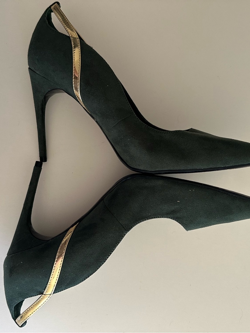 Marc Fisher Green Gold Trim Garlene Vegan Suede Heels - Picture 11 of 11